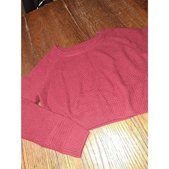 New Small Burgandy Knit Long Sleeve Cropped Sweater Round Neck Pullover NWOT - Picture 3 of 4